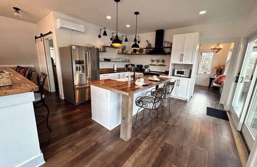 Goodview Cottage | Gated Lakefront Getaway, Hot Tub, Private Dock & Stunning Smith Mountain View’s