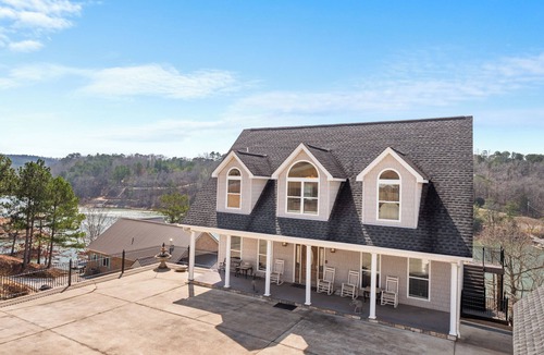 Cullman House | Generations Cove - Welcome to your perfect lakefront getaway!