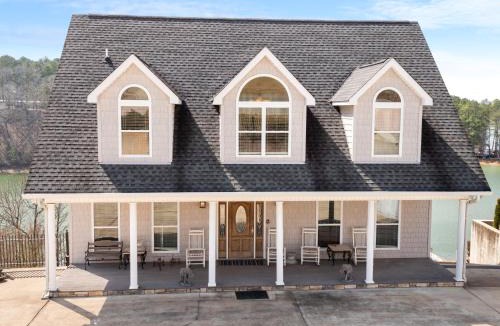 Cullman House | Generations Cove - Welcome To Your Perfect Lakefront Getaway!