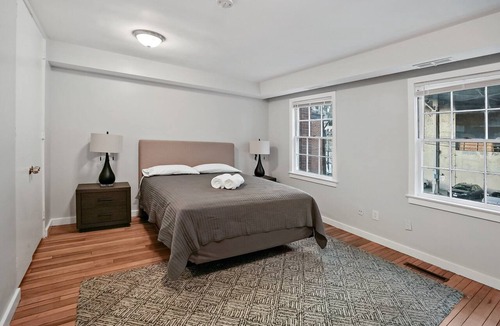 Georgetown Bed & Breakfast | Georgetown 4BR Waterfront Townhome | Potomac Views & Parking