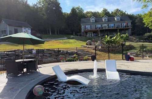 Blacksburg Cottage | Glamping, Goats & Pool Mountainside NEAR Va Tech, RU, AT & I81, pet friendly