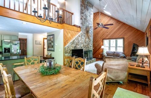 Old Timberline House | Gnarnia - 434 Cabin Mountain Road Gnarnia - Air Conditioning, Lake Access, Fire Pit, Hot Tub