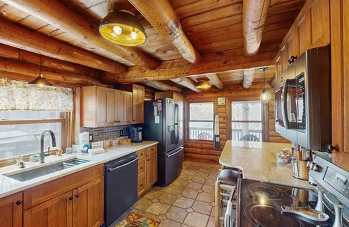 Moneta Cabin | Good Lake Times - Cozy retreat on the lake with views, peaceful vibes & modern comfort
