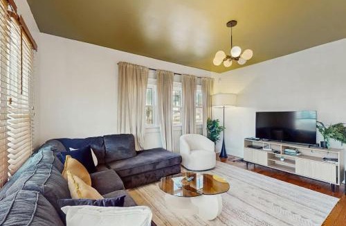 Shelby Hills House | Good Vibes Only