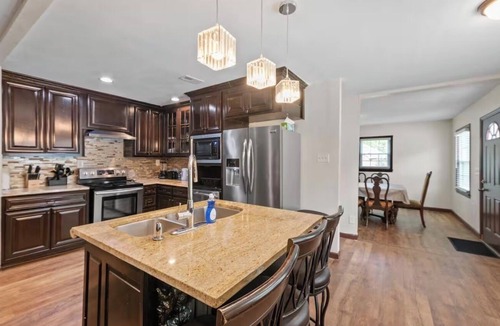 Conley House | Gorgeous/ATL 4-bedroom 3-baths house within friendly Conley minutes from airport