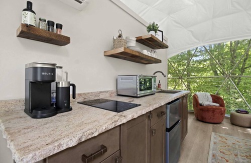 Creston Cabin | Gorgeous Dome with Breathtaking Landscape Views in North Carolina