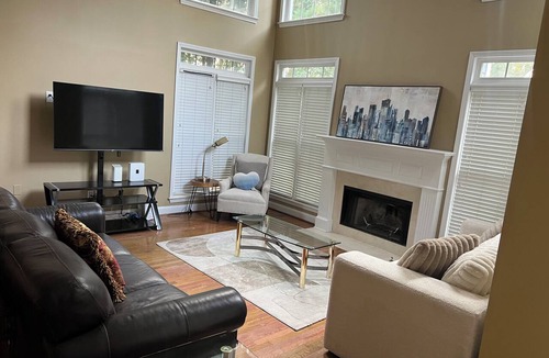 Mableton House | Gorgeous Executive Master Suite + Private Bedroom 2-bedroom in friendly Mableton