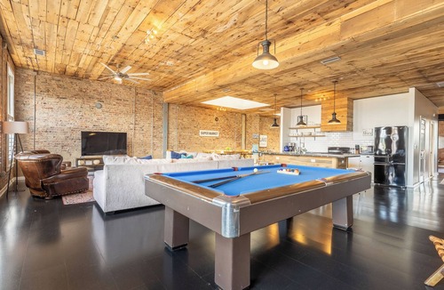 Livingston House | Gorgeous Home in the Heart of Historic Downtown