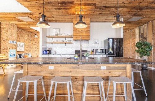 Livingston House | Gorgeous Home in the Heart of Historic Downtown