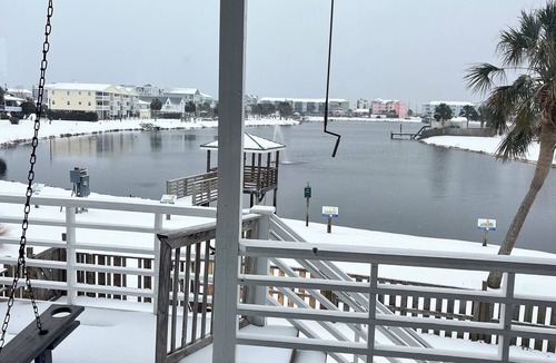 North Carolina Coast House | Gorgeous Lake Views. Walk to the beach, boardwalk, Farmers Market & more!