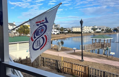 North Carolina Coast House | Gorgeous Lake Views. Walk to the beach, boardwalk, Farmers Market & more!