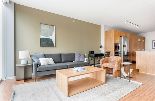 Streeterville Apartment | Gorgeous Streeterville 1BR w/Pool & Gym, nr Riverwalk, by Blueground