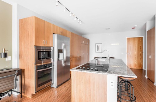 Streeterville Apartment | Gorgeous Streeterville 1BR w/Pool & Gym, nr Riverwalk, by Blueground