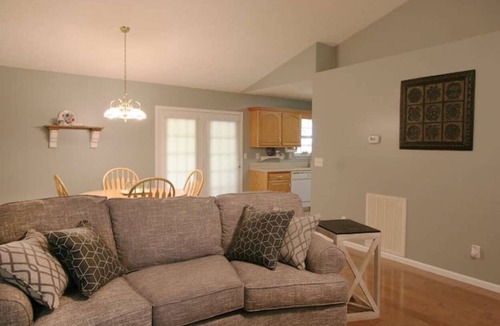 Crossville House | Grace Hill Get-away…Style & Comfort in 3/2 Home