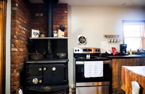 Rising Sun Cabin | Grace Woods Historic Rustic Cabin | Pond access | 220-year-old log cabin