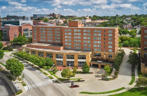 Corryville Hotel | Graduate by Hilton Cincinnati