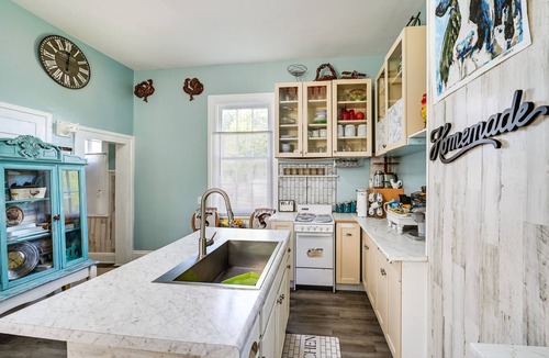 High Point House | Grand Historic Home w/Yard & Deck in High Point!