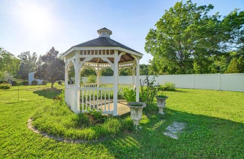 Waverly House | Grand Victorian Home, Walk to Historic Town Square