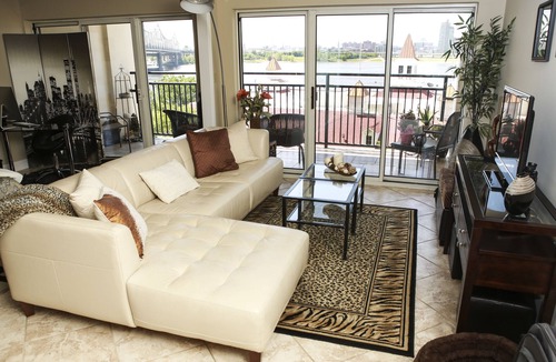 Jeffersonville Condo | Great weekend get away overlooking Downtown Louisville, KY and the Ohio River