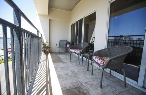 Jeffersonville Condo | Great weekend get away overlooking Downtown Louisville, KY and the Ohio River