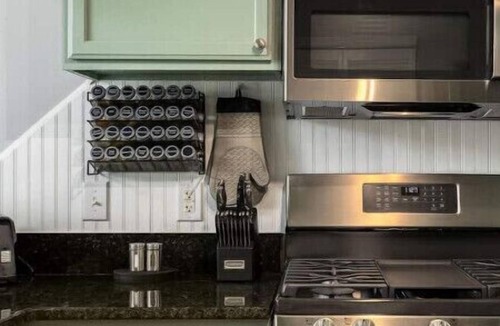 Kirkwood House | Greensboro's Gem! Group Friendly + Central Location
