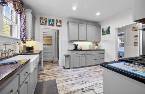 Greer House | Greer Getaway in Downtown Greer - Close to shopping, restaurants and nightlife!