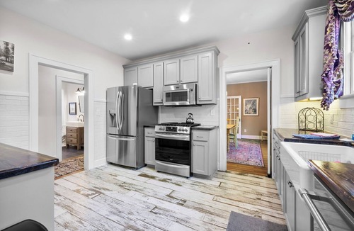 Greer House | Greer Getaway in Downtown Greer - Close to shopping, restaurants and nightlife!