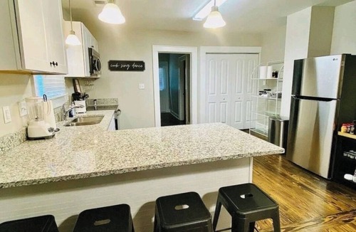 Greer Cottage | Greer Twin Cottage A - Walk to City Park and Downtown Greer