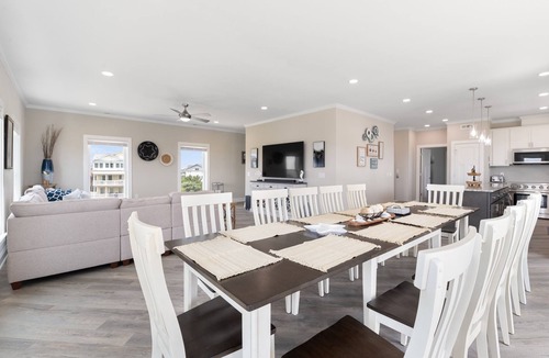 Salvo House | Grey Pearl Villa: Ocean Views | Pool | Game Room