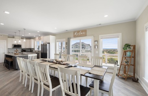 Salvo House | Grey Pearl Villa: Ocean Views | Pool | Game Room