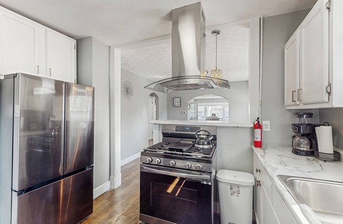 Michigan City Cottage | Group-friendly Michigan City Home Near Beach!