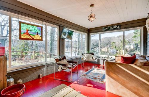 Lynn House | Group Getaway! Lake House w/Private Dock & Patio