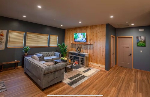 Sutherlin House | Grove Stay