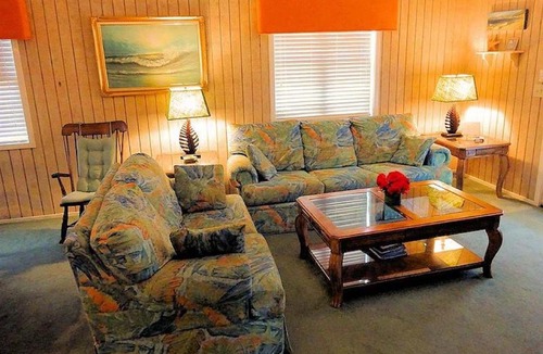 Myrtle Beach House | Guest Cottage 40 3BR 2BA 2nd Row Cottage near popular Shore Drive