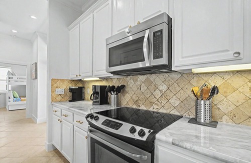 Villa Segunda House | Gulf Front 5BR Home | Saltwater Pool | Event Friendly | Sleeps 21