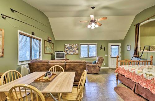 Groveoak Apartment | Guntersville Lake Home w/Deck & Covered Boat Slip