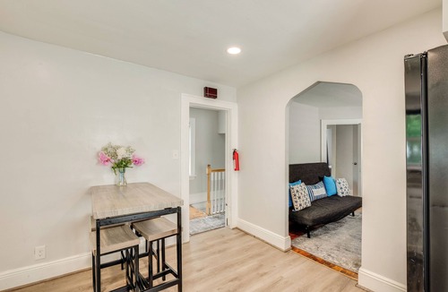 Hackensack Apartment | Hackensack Escape w/Yard - 17 Mi to Times Square!