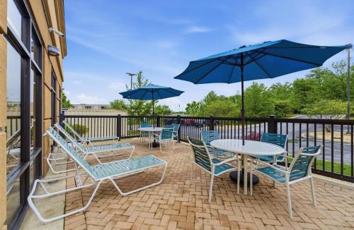 Woodstock Hotel | Hampton Inn and Suites Woodstock, Virginia