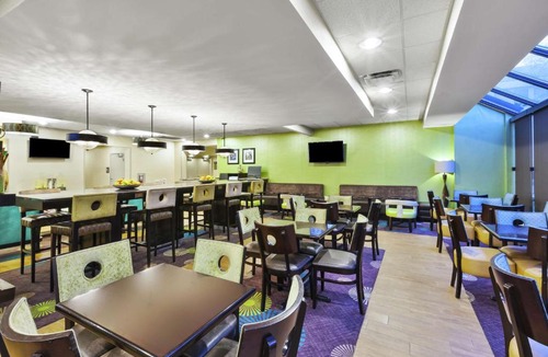 Clinton Hotel | Hampton Inn Clinton