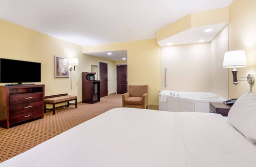 Galax Hotel | Hampton Inn Galax