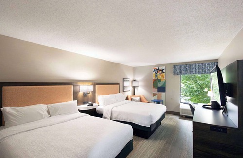 Springfield Hotel | Hampton Inn Springfield