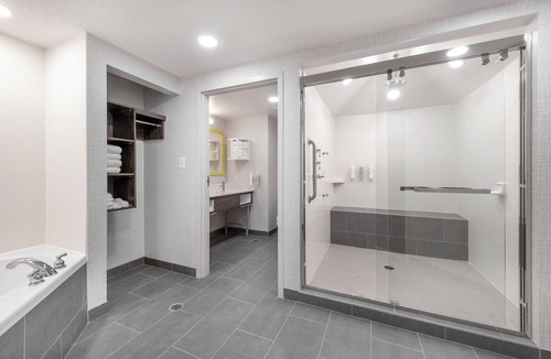 Burlington Hotel | Hampton Inn & Suites Burlington, NC