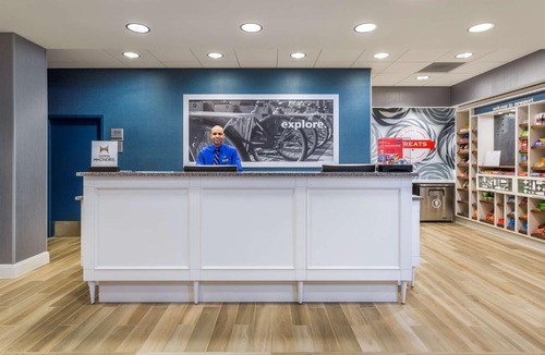 Newport Hotel | Hampton Inn & Suites Newport/Cincinnati, KY