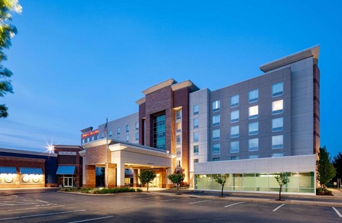 St. Louis Hotel | Hampton Inn & Suites St. Louis at Forest Park