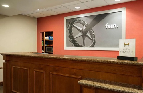 Williamsburg Hotel | Hampton Inn & Suites Williamsburg-Central