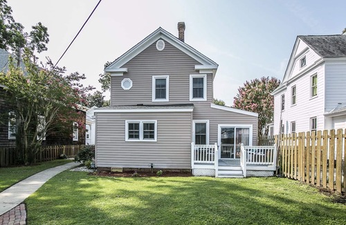 Downtown House | Hampton River Retreat Deluxe Spacious Waterfront Home Near Downtown