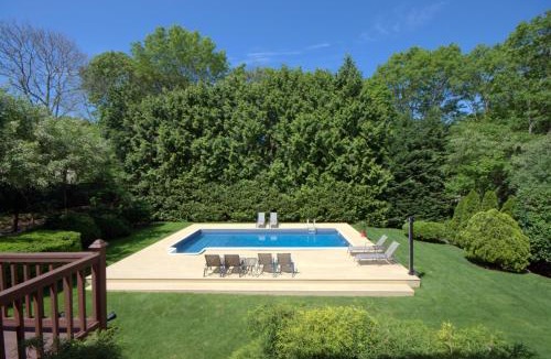 Hampton Bays House | Hamptons nice 4 Queen bdr,Billiard,CAC,BBQ,large pool deck