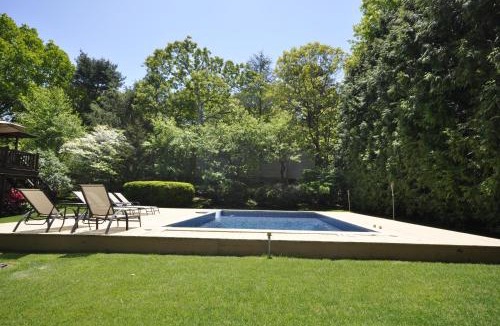 Hampton Bays House | Hamptons nice 4 Queen bdr,Billiard,CAC,BBQ,large pool deck