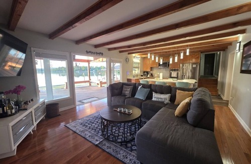 Ashville Cabin | Happy Dock Hideaway Waterfront Vibes Sunset Views