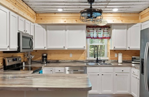 Birdseye Cabin | Happy Hollow cottage @ Patoka